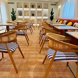 Hotel Narev's, Menton